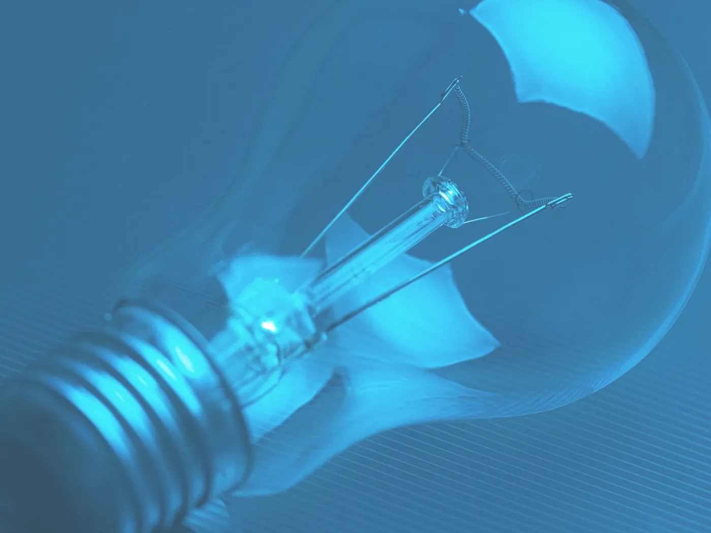 Glühlampe als Sinnbild für Wissensvermittlung